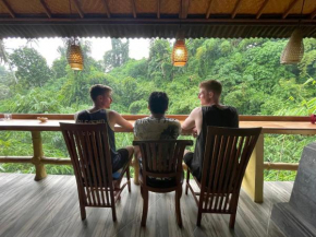 WW Backpackers